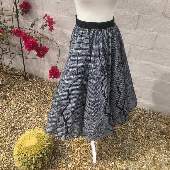 Vintage Dresses & Skirts - Vintage 1950s rockabilly full A Line skirt checkered with tree motif